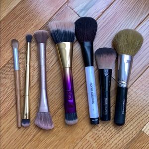 make up brushes!